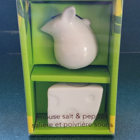 Mouse and cheese salt &pepper shaker set - Picture 5 of 5